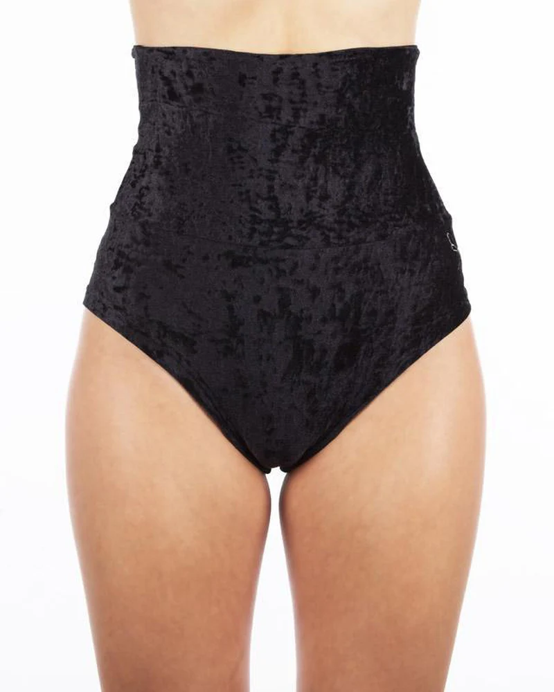 Dragonfly Betty High-Waisted Shorts - Velvet Black - Image 6