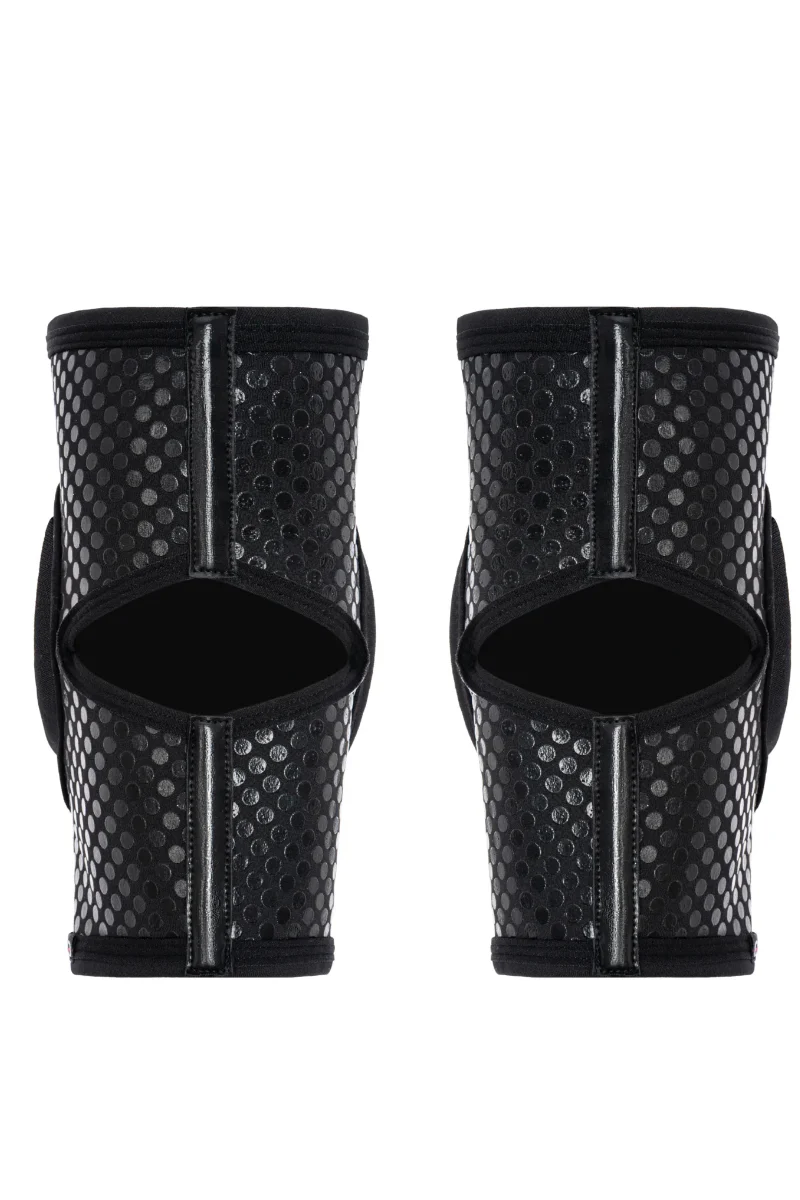 Queen Wear Grippy Kneepads - Wild Black - Image 4
