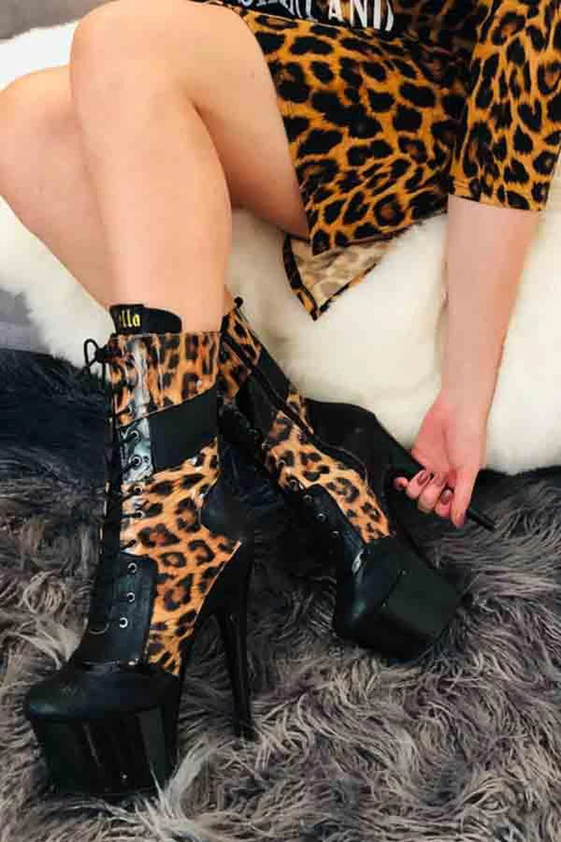 Hella Heels EmpireKicks 7inch Boots - Black (UK2/3 ONLY)