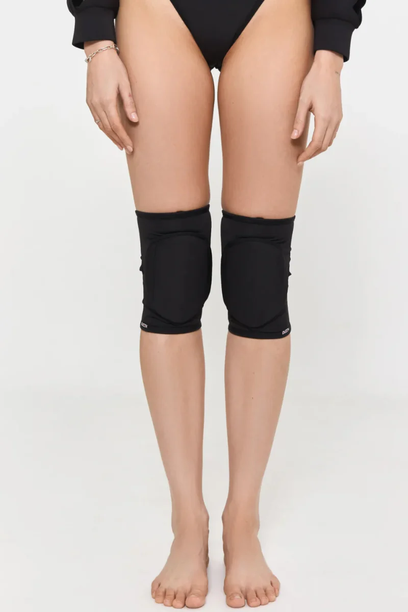 Queen Wear Classic Kneepads - Sleek Black - Image 4