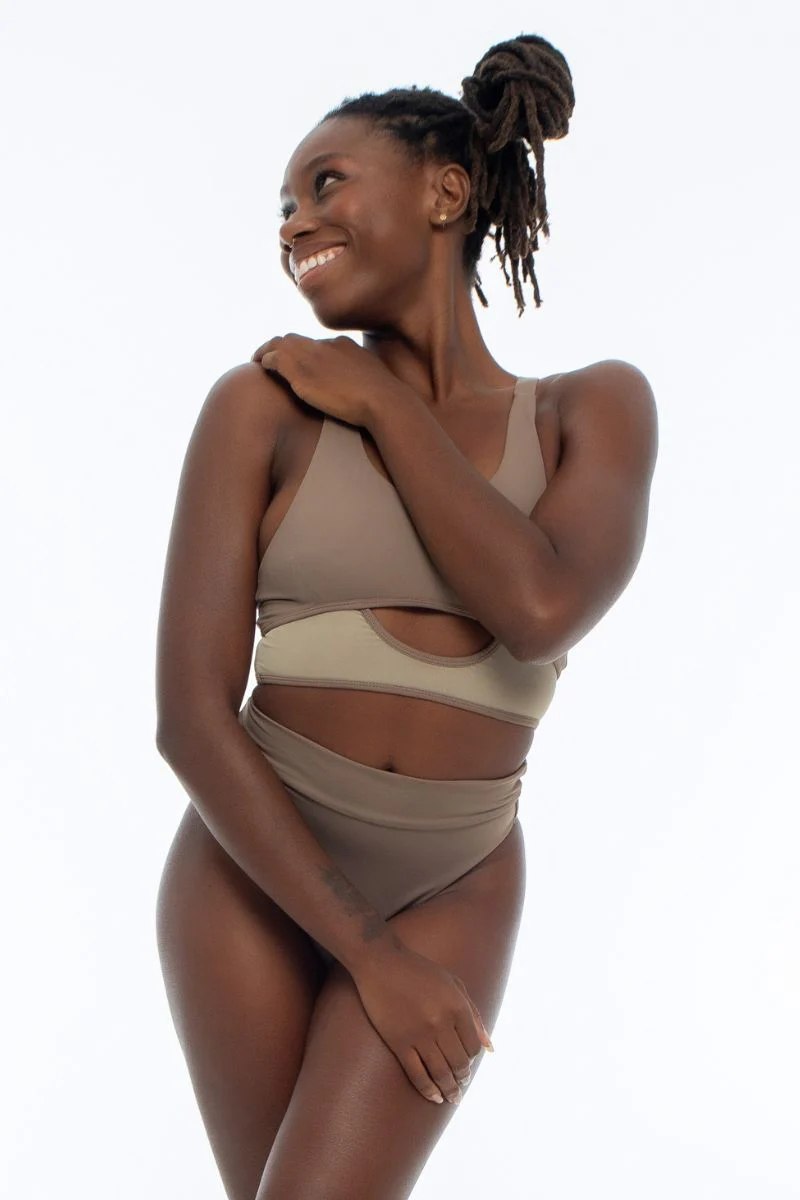 Nona Perkasa Amara Top - Mocha - Image 6
