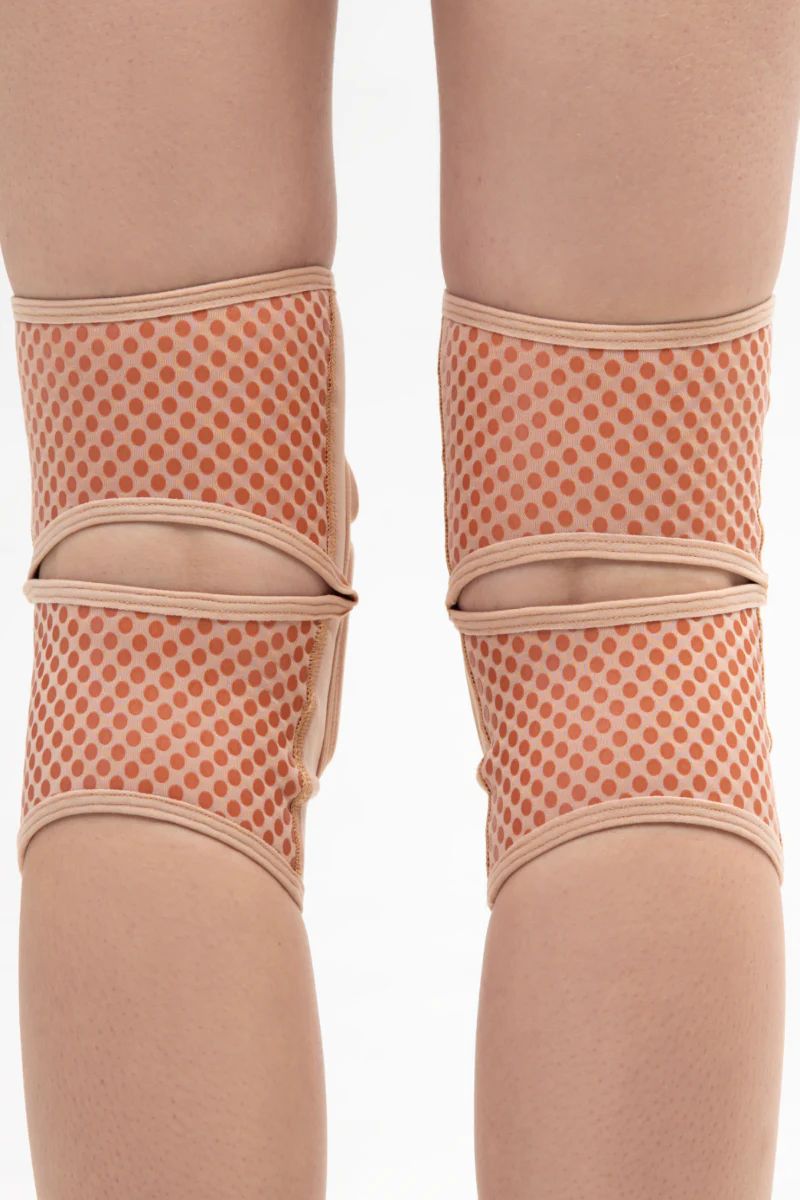 Queen Wear Grippy Kneepads Pro 4 - Latte - Image 2