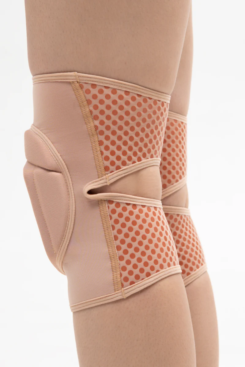 Queen Wear Grippy Kneepads Pro 4 - Latte - Image 3