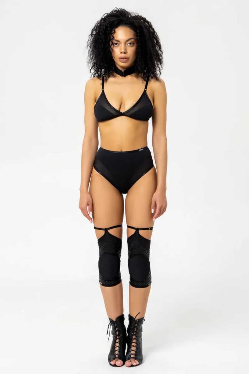 Queen Wear Grippy Kneepads - Black Fire - Image 3