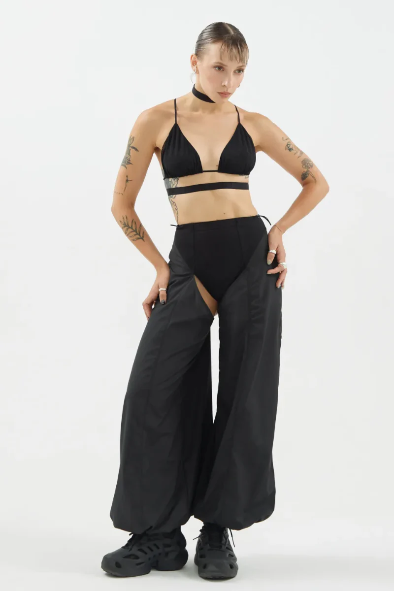 Queen Wear Rebel Cut Cargo Pants - Black