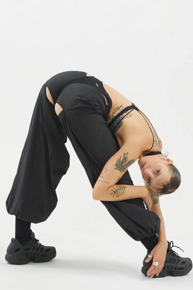Queen Wear Rebel Cut Cargo Pants - Black - Image 4